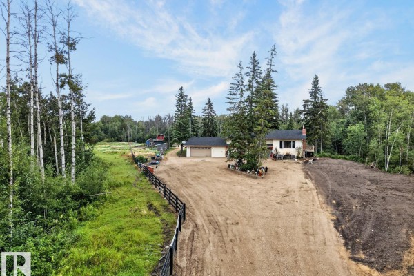 Family room - #45 51404 Rge Road 264, Rural Parkland County, AB T7Y1E4 Photo 4