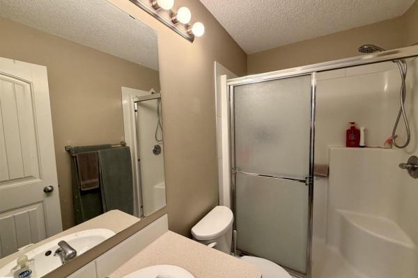 Primary Bedroom - #45 6075 Schonsee Wy Nw, Edmonton, AB T5Z0H4 Photo 4