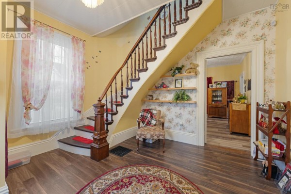45 Alma Street, Yarmouth, NS, photo 2
