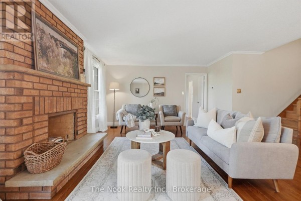 Eating area - 45 Bernick Crescent, Whitchurch Stouffville, ON L4A6C6 Photo 5