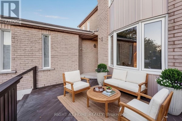 45 Blair Crescent, Barrie, ON L4M5Y6 Photo 2