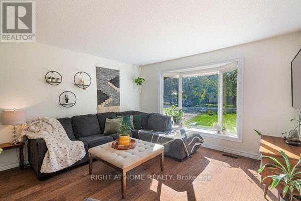 Dining room - 45 Centennial Avenue, East Gwillimbury, ON L9N1H1 Photo 4