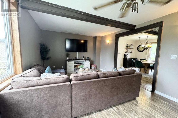 Living room - 45 Elgin St, Chapleau, ON P0M1K0 Photo 5