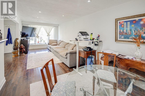 Kitchen - 45 Fenelon Drive, Toronto, ON M3A3K4 Photo 4