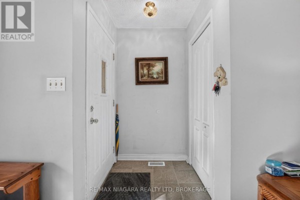 45 Green Maple Drive, St  Catharines, ON L2P3P4 Photo 4
