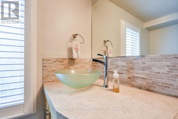45 Grove Street W, Barrie, ON L4N1M6 Photo 5