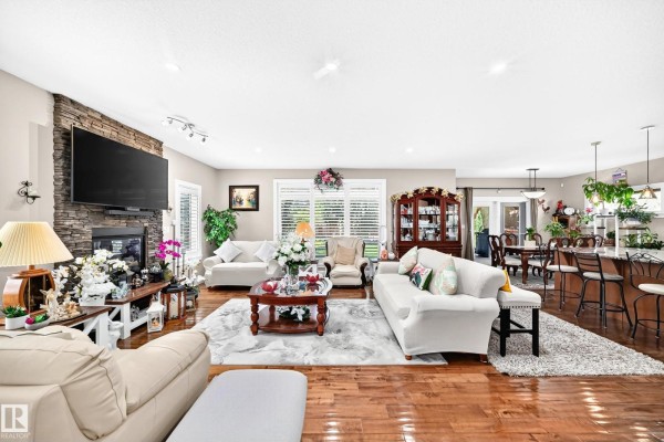 Family room - 45 Lacombe Dr, St  Albert, AB T8N4G8 Photo 4