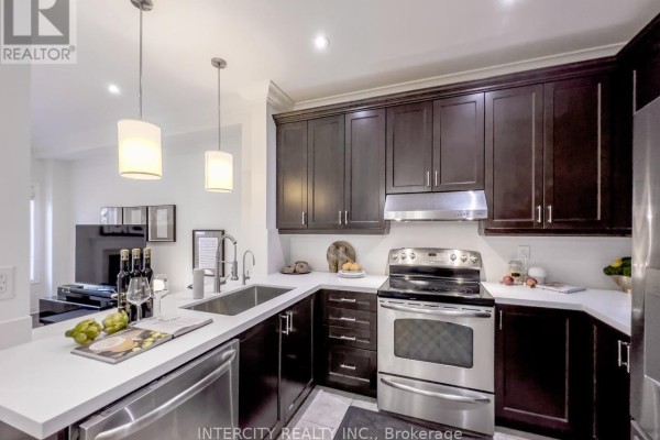 Laundry room - 45 Lady Loretta Lane, Vaughan, ON L6A4E9 Photo 4