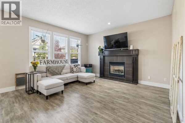 Living room - 45 Mahogany Terrace Se, Calgary, AB T3M0R5 Photo 5