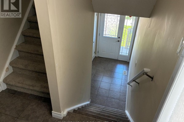 45 Oakes Crescent, Guelph, ON, photo 2