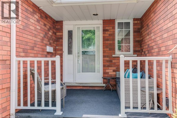 Family room - 45 Olivetree Road, Brantford, ON N3R7X1 Photo 4
