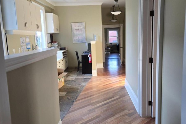 45 Ontario Street, Grimsby, ON L3M3H1 Photo 4