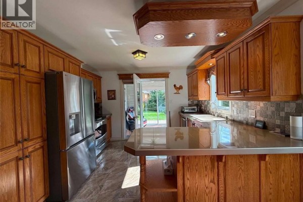 Kitchen/Dining room - 45 Perron Street, Edmundston, NB E3V0A6 Photo 4