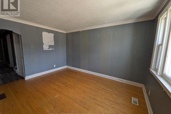 45 Pitt Avenue, Toronto, ON, photo 2