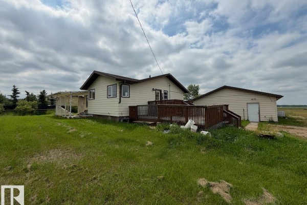 Dining room - 45 Richfield Rd, Rural Sturgeon County, AB T0G1L2 Photo 2