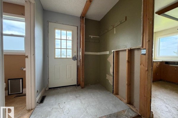 Kitchen - 45 Richfield Rd, Rural Sturgeon County, AB T0G1L2 Photo 3