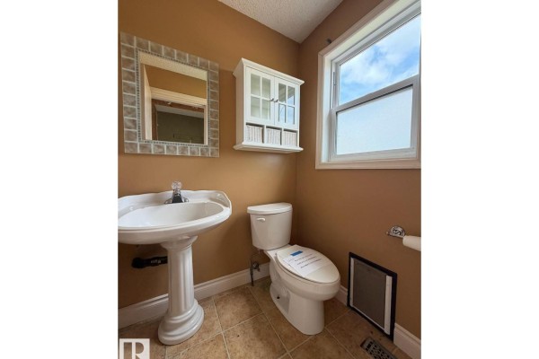 Primary Bedroom - 45 Richfield Rd, Rural Sturgeon County, AB T0G1L2 Photo 4