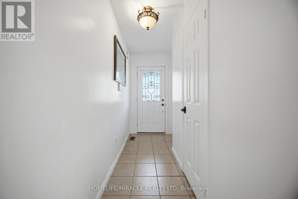 Eating area - 45 Ridgefield Court, Brampton, ON L6P1B4 Photo 5