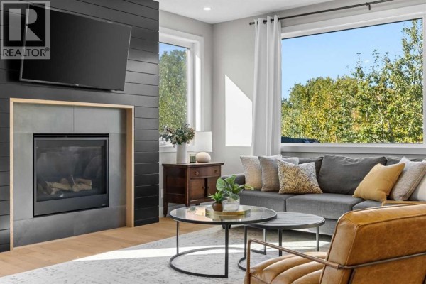 Living room - 45 Rockford Road Nw, Calgary, AB T3G5S8 Photo 4