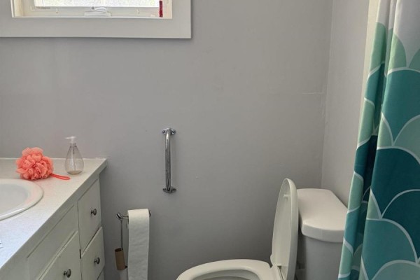 3pc Bathroom - 45 Scotia Street, Bridgewater, NS B4V1E6 Photo 4