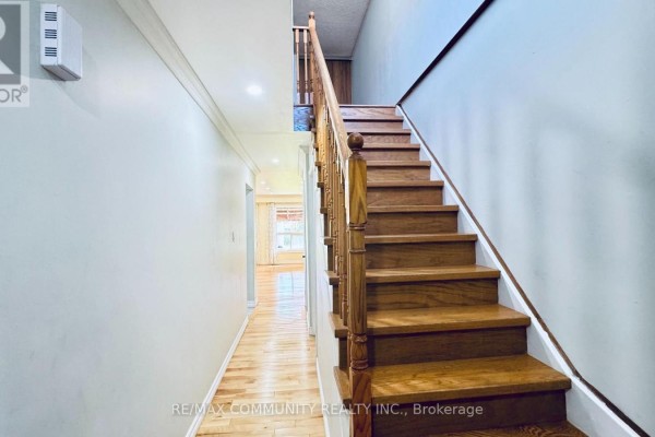 45 Shepmore Terrace, Toronto, ON M1B3H3 Photo 2