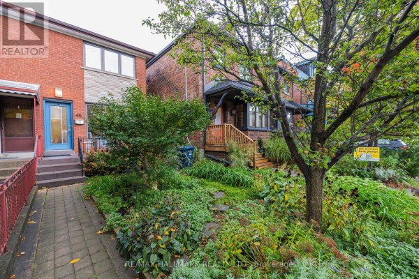 Den - 45 Sorauren Avenue, Toronto, ON M6R2C8 Photo 2