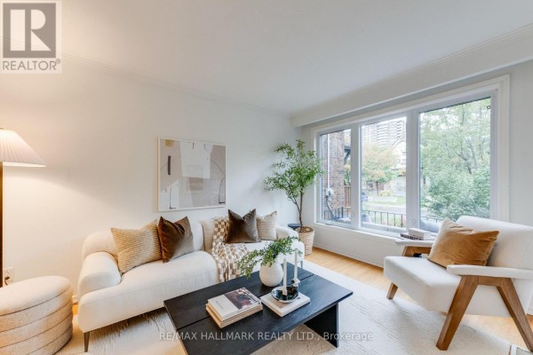 Laundry room - 45 Sorauren Avenue, Toronto, ON M6R2C8 Photo 3