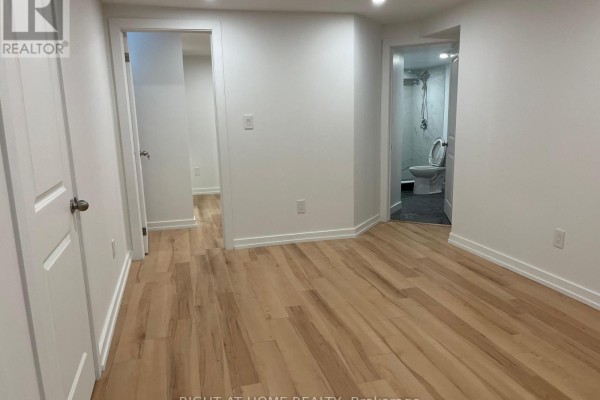45 Stiver Drive, Newmarket, ON L3Y7V8 Photo 3