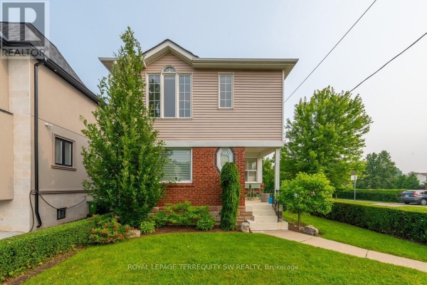 Primary Bedroom - 45 Tiago Avenue, Toronto, ON M4B2A2 Photo 4