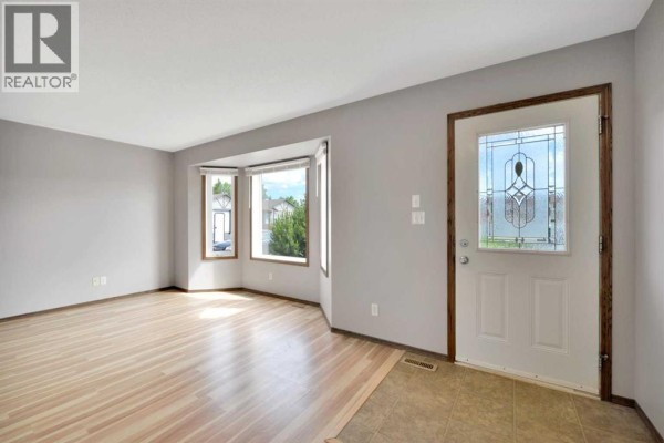 45 Winston Place, Blackfalds, AB, photo 2