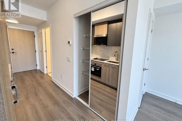 450 - 30 Dreamers Way, Toronto, ON M5A0Y7 Photo 5
