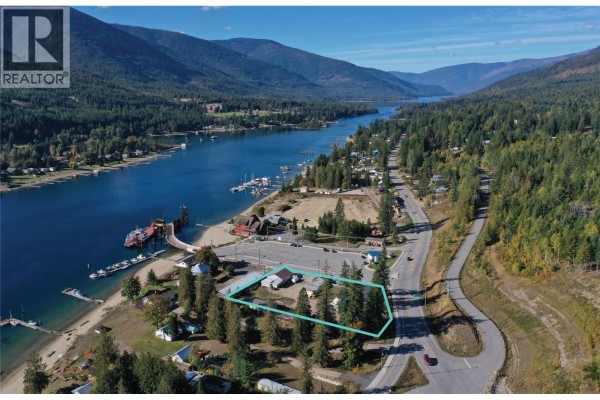 450 Balfour Ferry Road, Balfour, BC V0G1C0 Photo 3