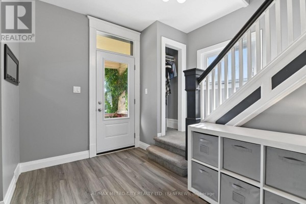 Utility room - 450 Barr Street, Renfrew, ON K7V1K1 Photo 4
