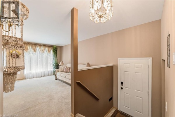 450 Brigadoon Drive, Hamilton, ON, photo 2
