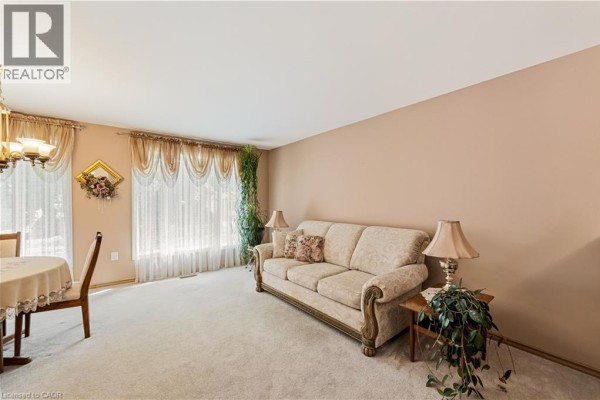 450 Brigadoon Drive, Hamilton, ON, photo 3