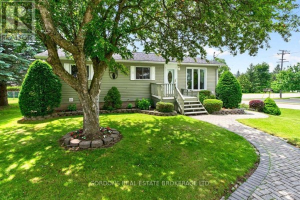 Den - 450 Charles Street N, Gananoque, ON K7G1V7 Photo 3