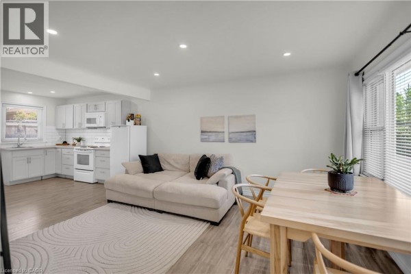 450 Highland Road E, Kitchener, ON N2M3W7 Photo 4