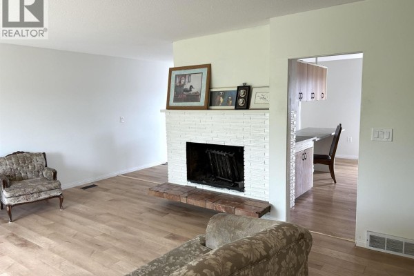 Primary Bedroom - 450 Kelly Street, Prince George, BC V2M3K5 Photo 4