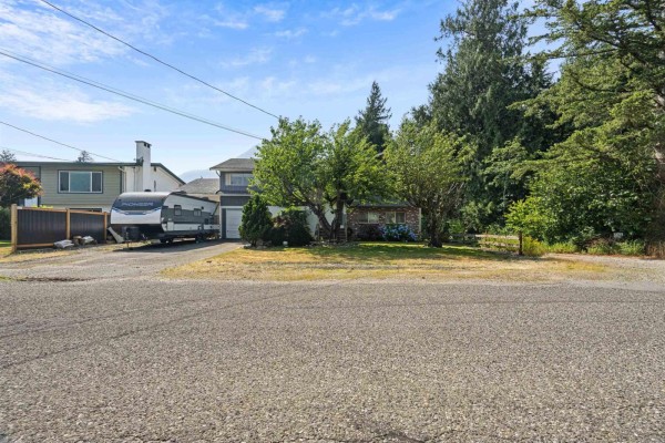 450 Wardle Street, Hope, Hope, BC, photo 2