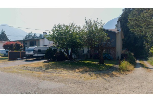 450 Wardle Street, Hope, Hope, BC, photo 3