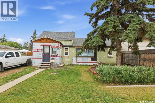 Living room - 450 Y Avenue S, Saskatoon, SK S7M3J9 Photo 2