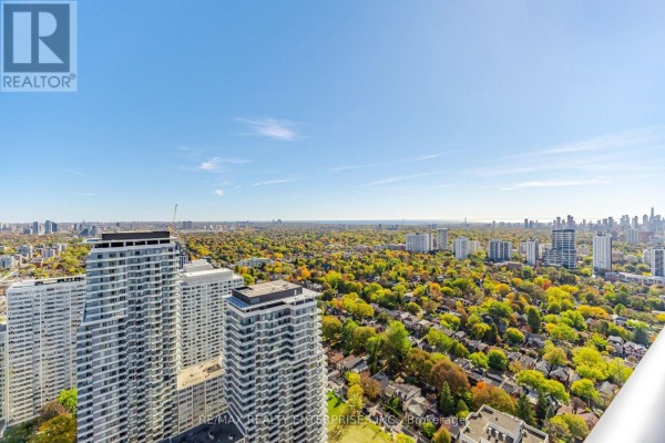 Kitchen - 4501 - 2191 Yonge Street, Toronto, ON M4S3H8 Photo 2