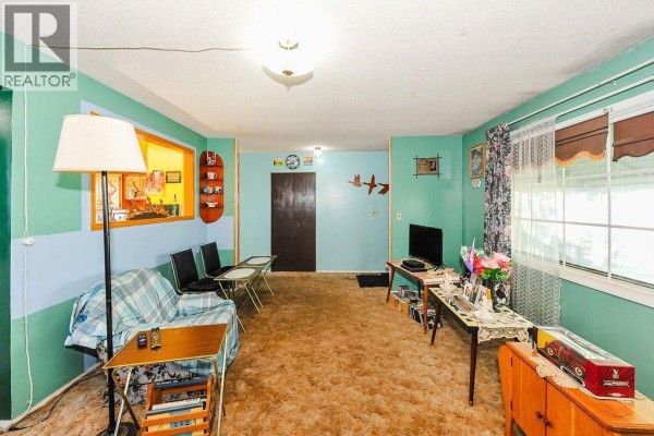 Kitchen - 4501 46 Street, Camrose, AB T4V1G2 Photo 3