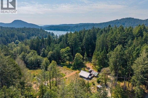 Living room - 4501 Short Rd, Pender Island, BC V0N2M1 Photo 3