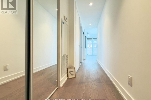 4502 - 7 Grenville Street, Toronto, ON, photo 2