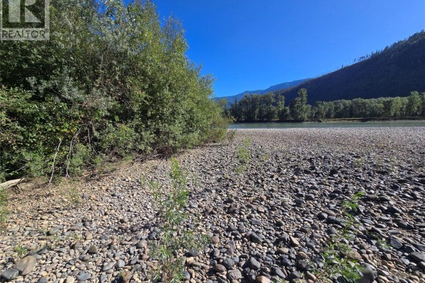4504 Yellowhead Highway S, Little Fort, BC V0E2C0 Photo 4
