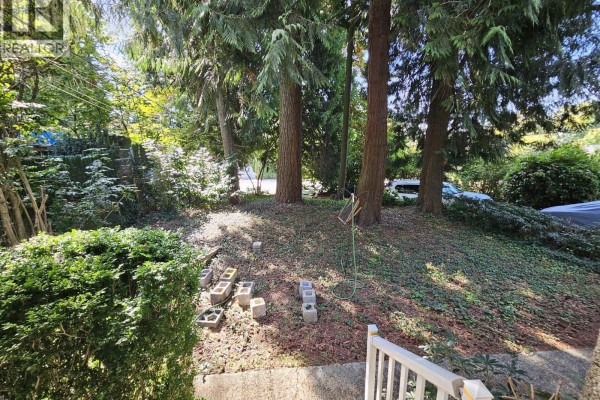 4505 Marine Drive, Burnaby, BC V5J3G1 Photo 4