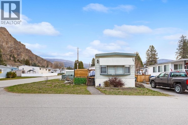 Full bathroom - 4505 Mclean Creek Road Unit# D21, Okanagan Falls, BC V0H1R1 Photo 4