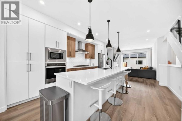 2pc Bathroom - 4510 72 Street Nw, Calgary, AB T3B2L4 Photo 4