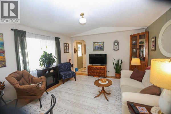 Living room - 4510 Power Road Unit# 31, Barriere, BC V0E1E0 Photo 5